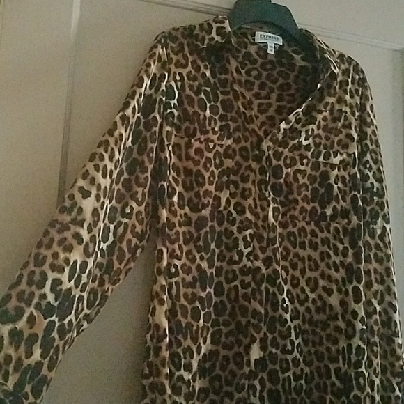 EXPRESS Portofino Button Up w/ Leapoard Print - Picture 3 of 4